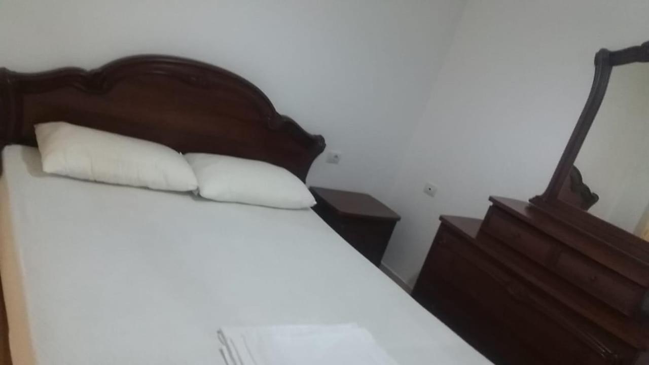 Renting House فلورا المظهر الخارجي الصورة