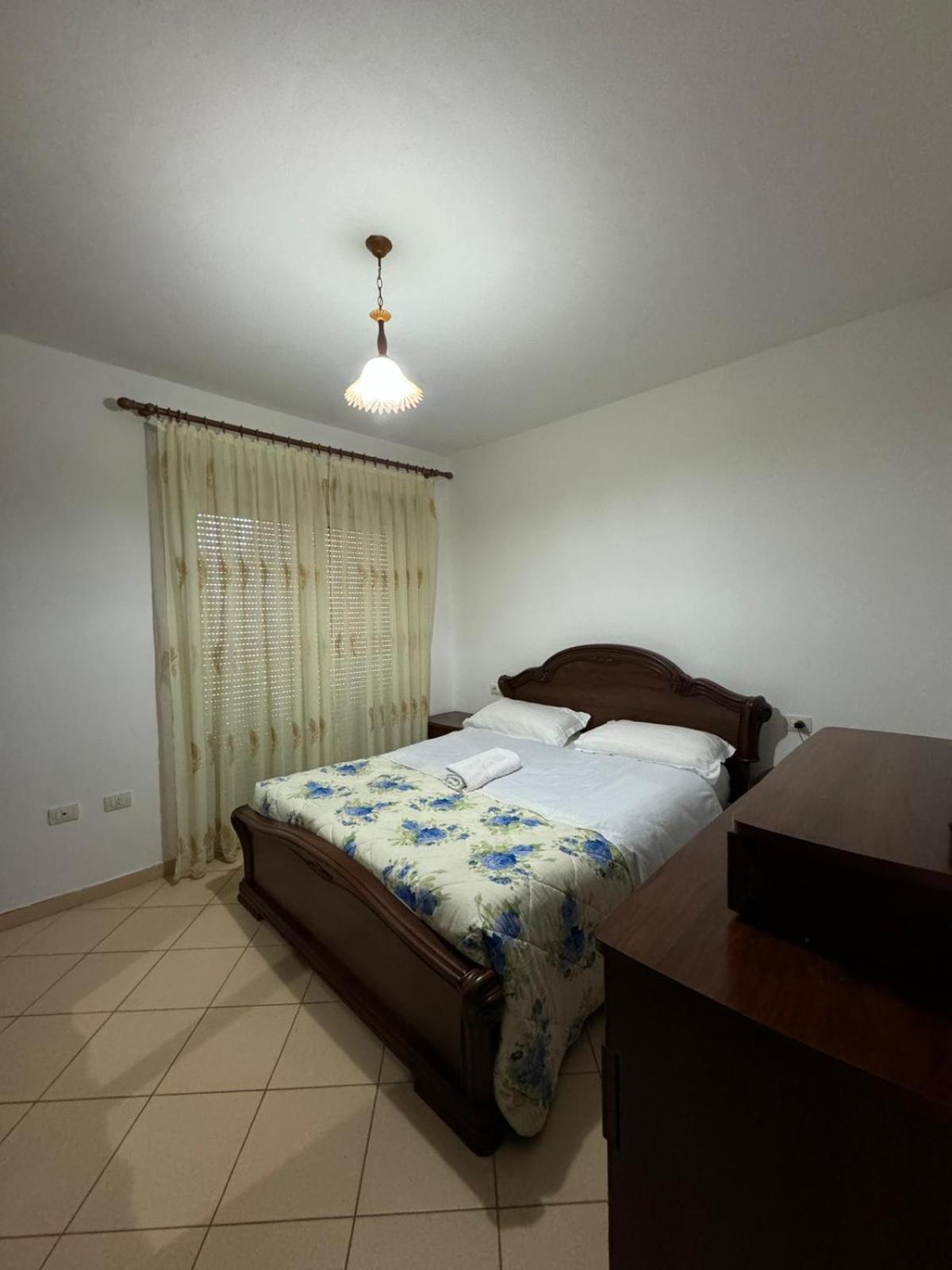Renting House فلورا المظهر الخارجي الصورة