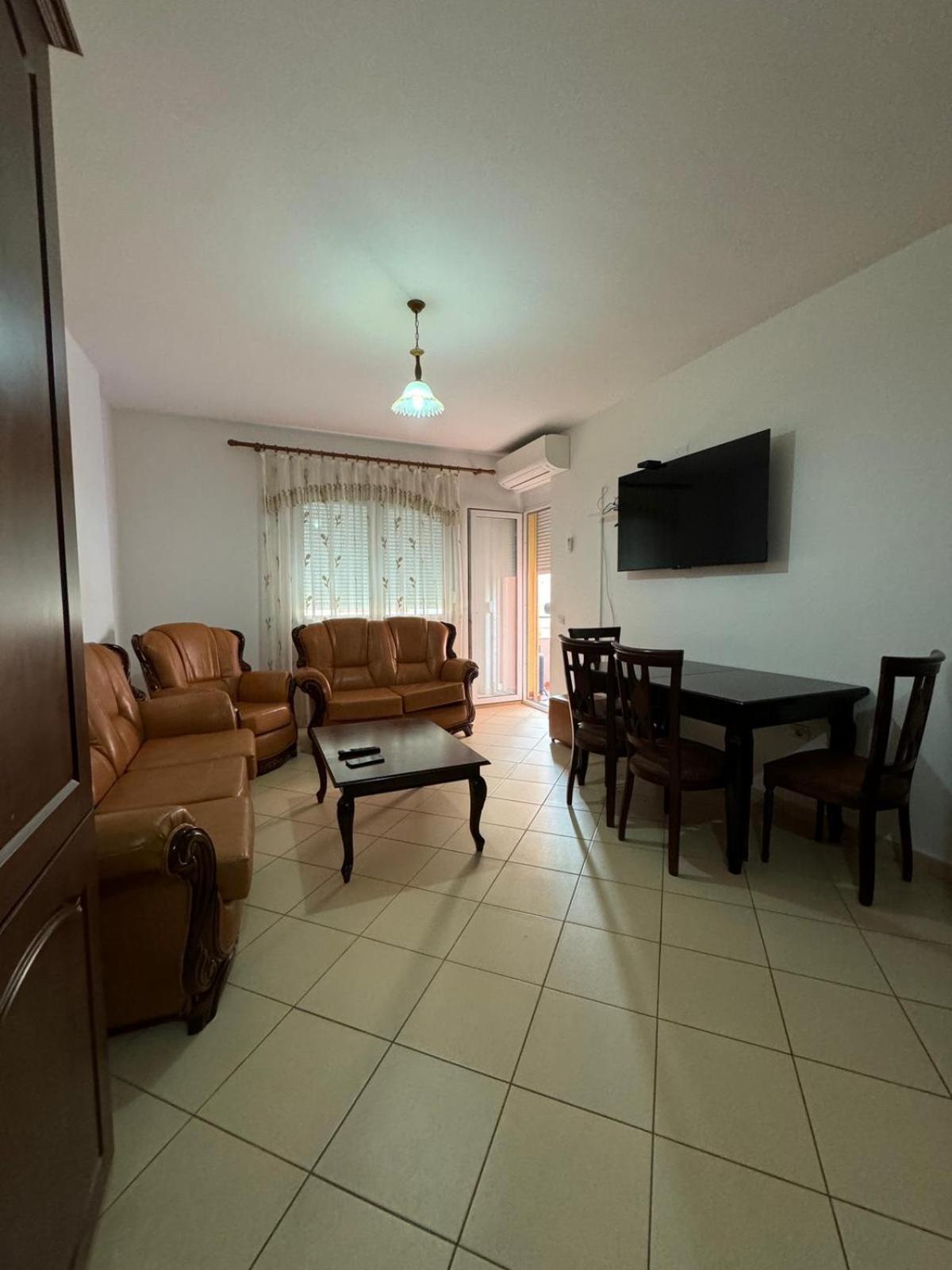 Renting House فلورا المظهر الخارجي الصورة
