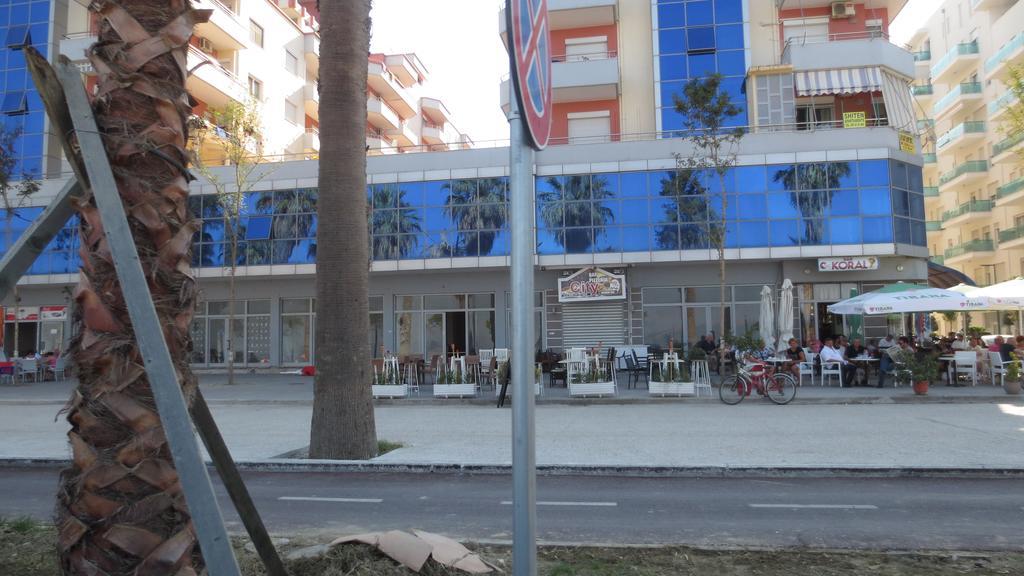 Renting House فلورا المظهر الخارجي الصورة